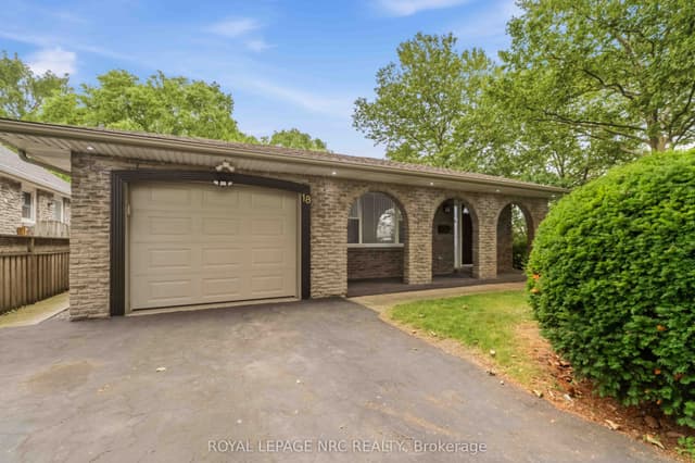 Detached at 18 October Drive, St. Catharines, ON L2N 6T2