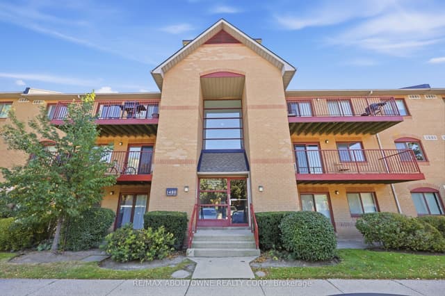 Condo Apartment at 1480 Pilgrims Way 1611, Oakville, ON L6M 3G7