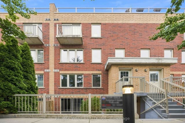 Condo Townhouse at 20 Elsie Lane 122, Toronto, ON M6P 3N9, Toronto W02