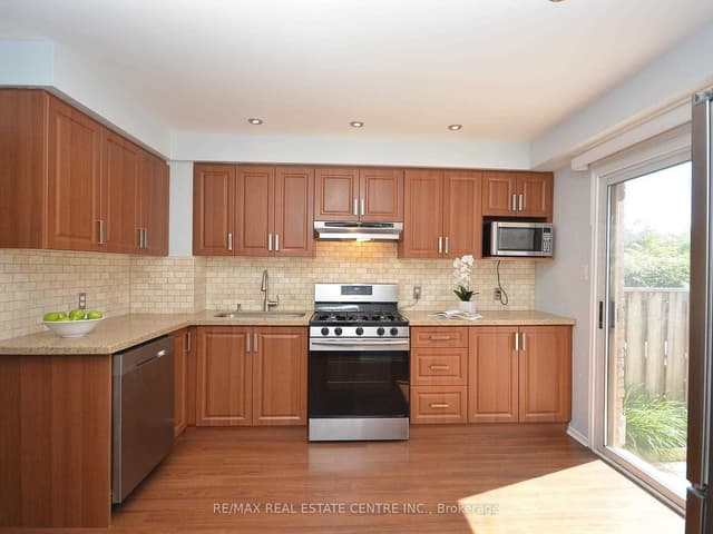 Common Element Condo at 7080 Copenhagen (Upper) Road 31, Mississauga, ON L5N 2C9