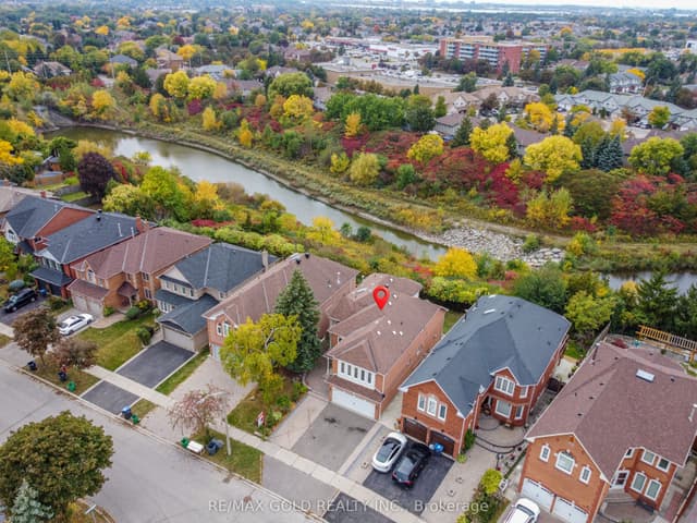 Detached at 1361 Daniel Creek Road, Mississauga, ON L5V 1V3