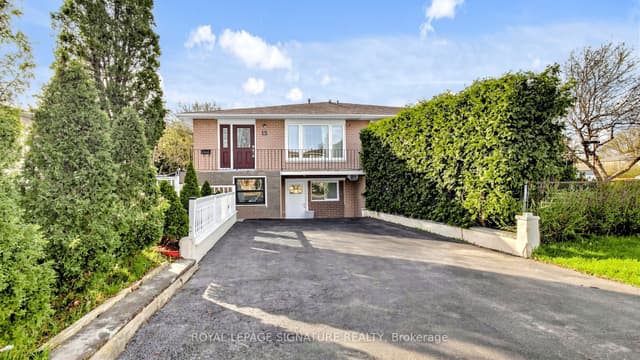 Semi-Detached at 15 Gainsborough Road, Brampton, ON L6S 1X2