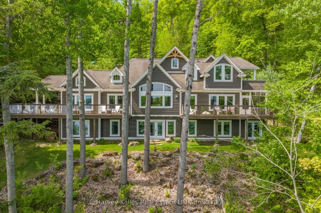 Detached at 161 Town Line Road E, Huntsville, ON P1H 1R1