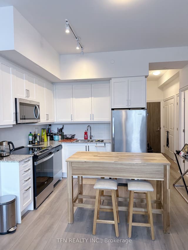 Condo Apartment at 20 Gatineau Drive 207, Vaughan, ON L4J 0L2