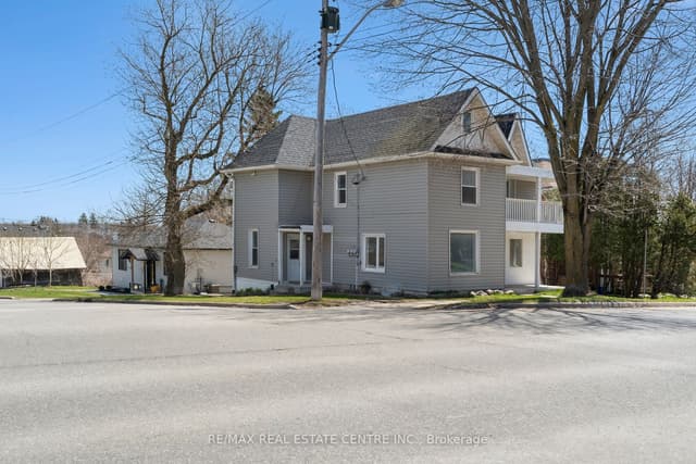 Triplex at 221 Owen Sound Street, Shelburne, ON L9V 3L2