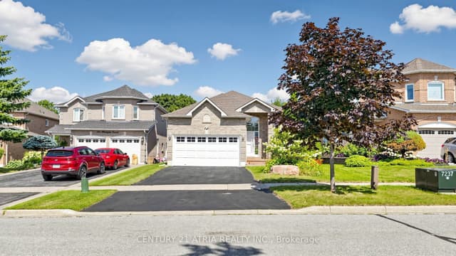 Detached at 102 Huntington Crescent, Clarington, ON L1E 3C5