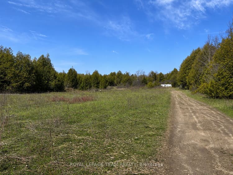 688 Kitley Line 8 Road