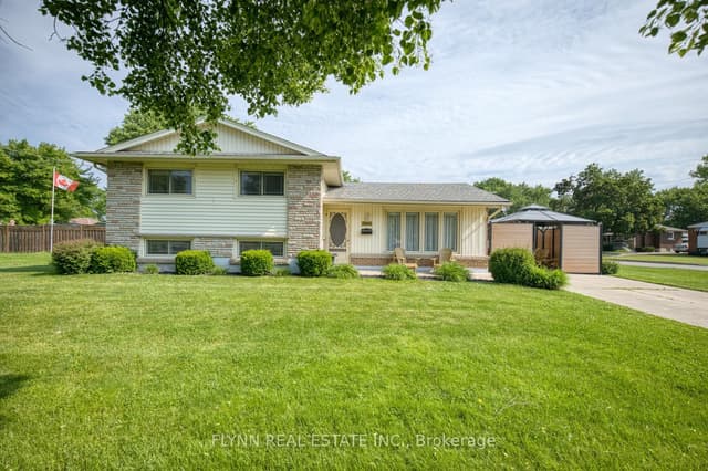 Detached at 8968 Banting Avenue, Niagara Falls, ON L2G 6Z9