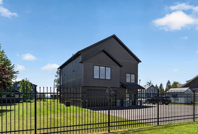Detached at 3184 Lakeshore Road, Haldimand, ON N1A 2W8