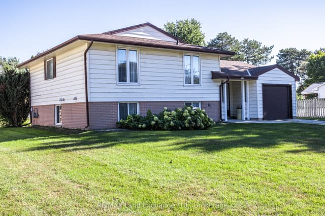 Detached at 991 Bricker Street N, Saugeen Shores, ON N0H 2C3