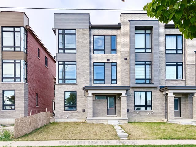 Att/Row/Townhouse at 110 Blick Crescent, Aurora, ON L4G 7B6