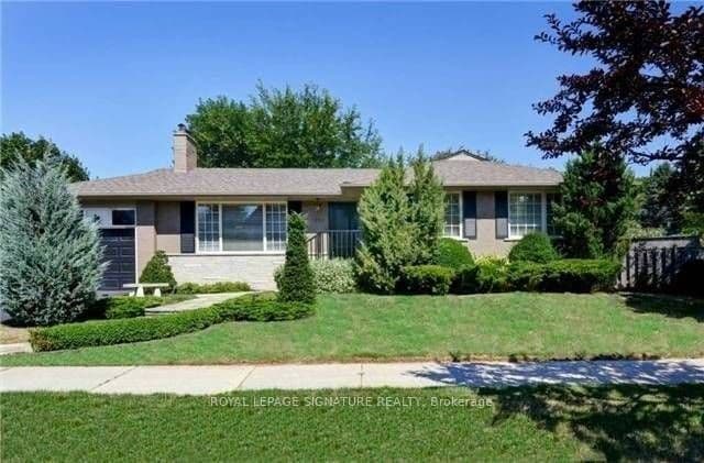Detached at 1207 Wood Place, Oakville, ON L6L 2R4