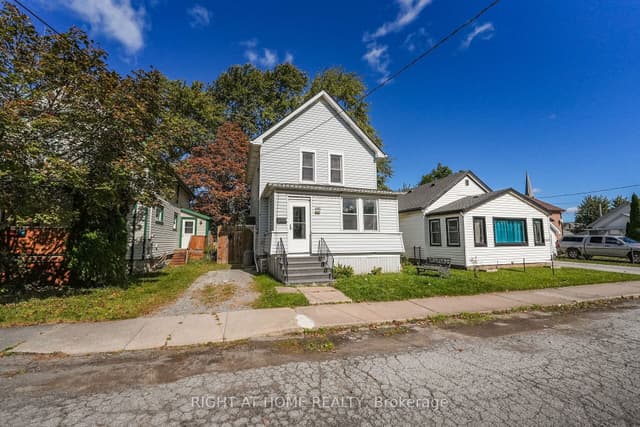 Detached at 4919 Huron Street, Niagara Falls, ON L2E 2J4