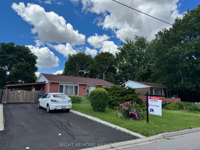 Detached at 4 Leslie Street, Brampton, ON L6X 2J4