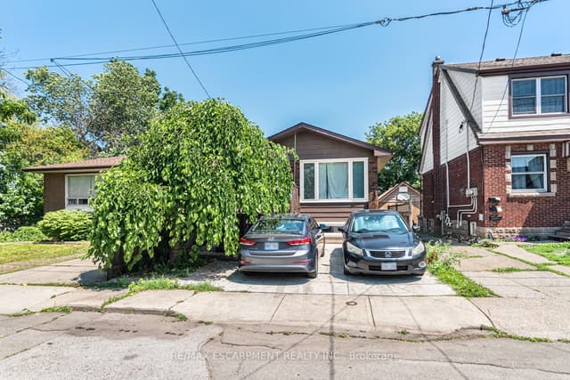 Detached at 418 Fairfield Avenue, Hamilton, ON L8H 5H9