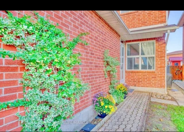 Detached at 21 Ecclestone Drive, Brampton, ON L6X 3N7