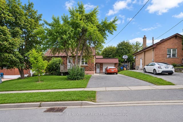 Detached at 30 Woodward Avenue, Brampton, ON L6V 1K1