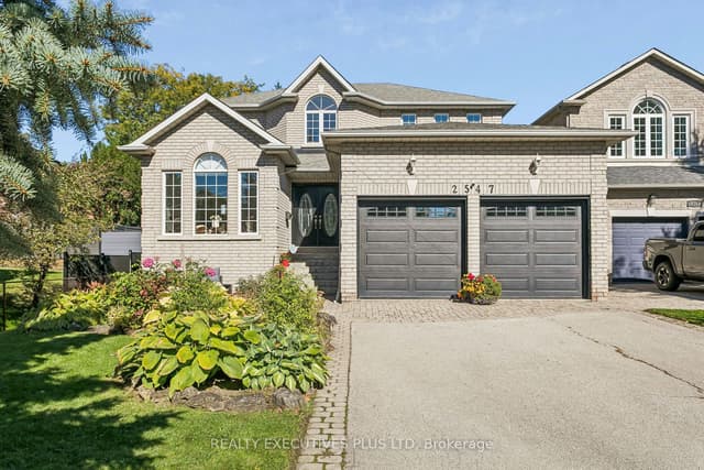 Detached at 2547 Morrison Avenue, Mississauga, ON L5C 3J6
