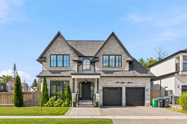 Detached at 1226 Ogden Avenue, Mississauga, ON L5E 2H4