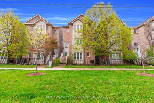 Detached at 5110 Fairview Street 28, Burlington, ON L7L 7H6