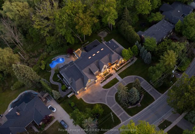 Detached at 1412 Birchwood Drive, Mississauga, ON L5J 1T2