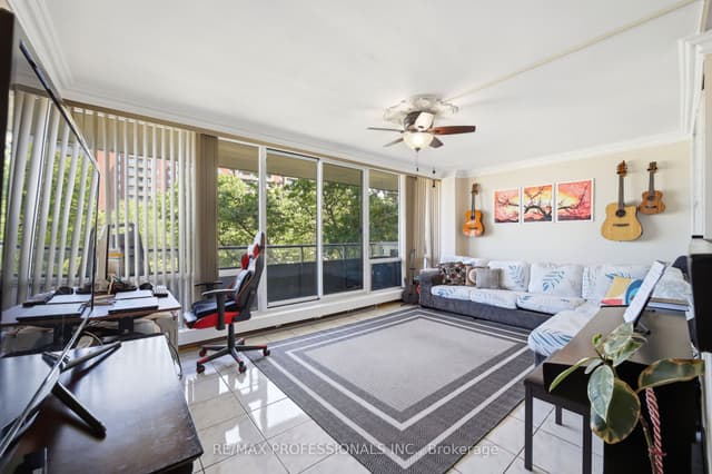 Condo Apartment at 19 Four Winds Drive 204, Toronto, ON M3J 2S9, Toronto W05