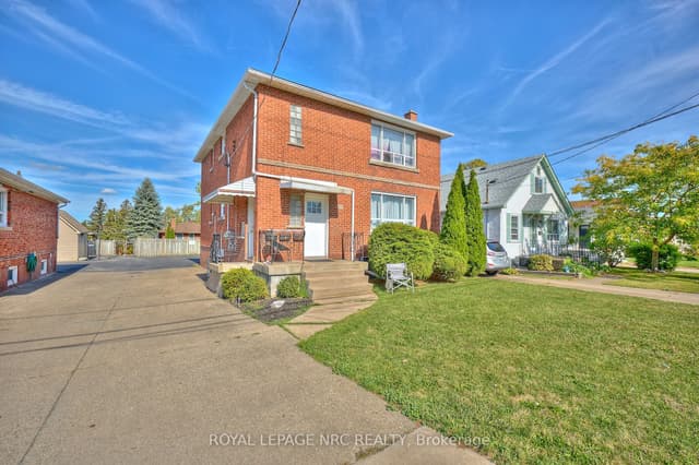 Triplex at 100 TOWNLINE W Road, St. Catharines, ON L2T 1P7