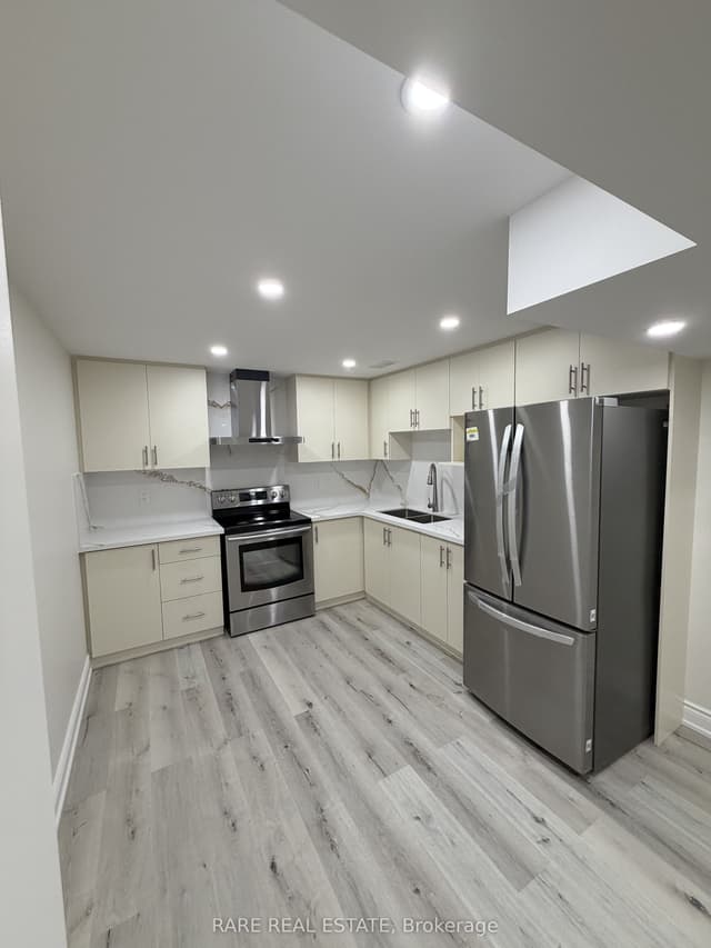 Lower Level at 6 Country Ridge Court Lower, Brampton, ON L6P 3S2