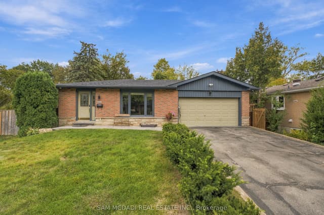 Detached at 2009 Delaney Drive, Mississauga, ON L5J 3L3