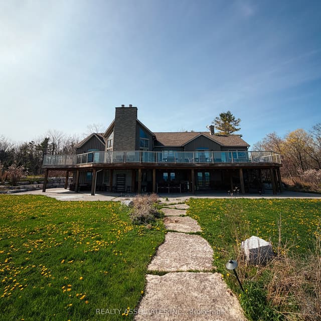 Detached at 2720 Front Road, Norfolk, ON N0E 1W0