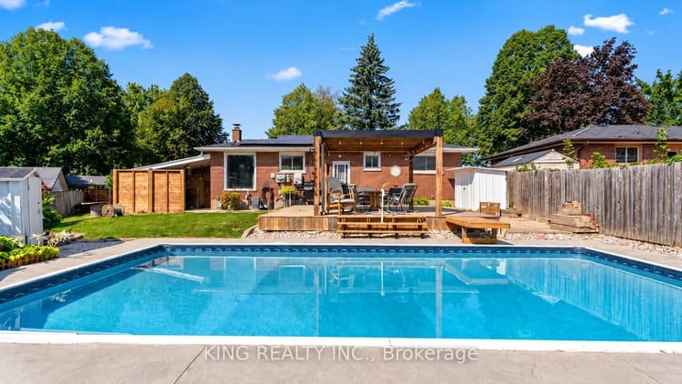 6 Genevive Crescent