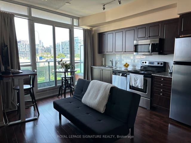 Condo Apartment at 209 Fort York Boulevard 868, Toronto, ON M5V 4A1, Toronto C01