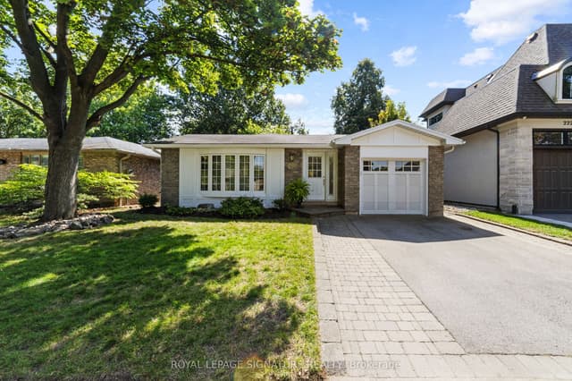 Detached at 220 Chebucto Drive, Oakville, ON L6J 5P9