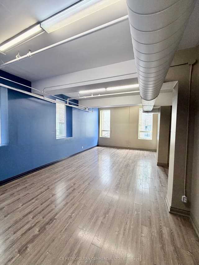 Office at 69 Queen Street E 200, Toronto, ON M5C 1R8, Toronto C08