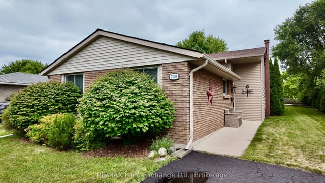 Detached at 739 Palmateer Drive, Kincardine, ON N2Z 1R8
