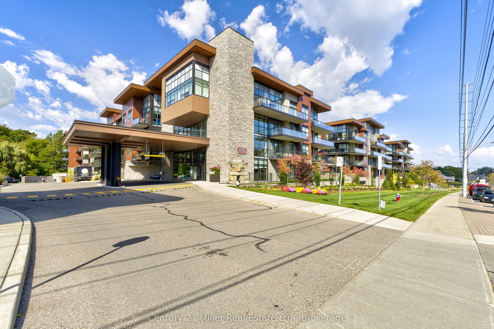 Suite 263 · Floor 2, Unit 263 · 1575 Lakeshore Rd W