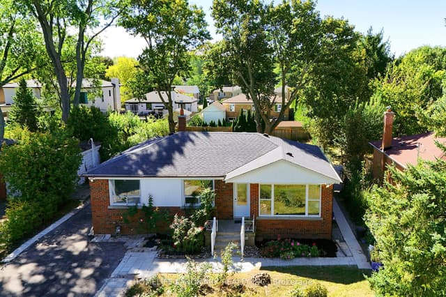 Detached at 236 Southview Road, Oakville, ON L6K 2P4