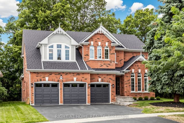 Detached at 1019 Northern Prospect Crescent, Newmarket, ON L3X 1N7