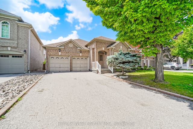 Detached at 21 Mira Vista Place, Vaughan, ON L4H 1K9