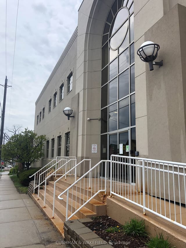 Office at 78 Richmond Street W, Oshawa, ON L1G 1E1