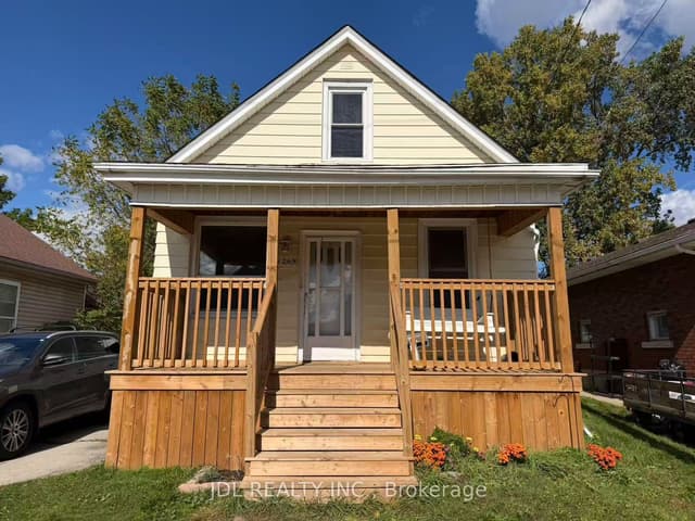 Detached at 6269 Ash Street, Niagara Falls, ON L2G 2H4