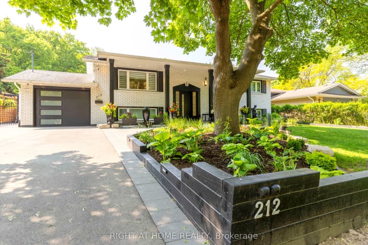 212 Lockhart Drive
