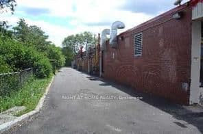 Unit 11-12, Unit 11-12 · 1375 Danforth Rd