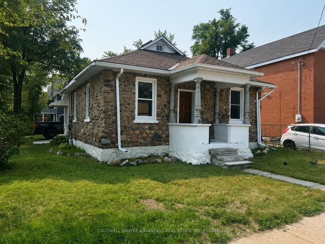 Detached at 36 Sanford Street, Barrie, ON L4N 3C2