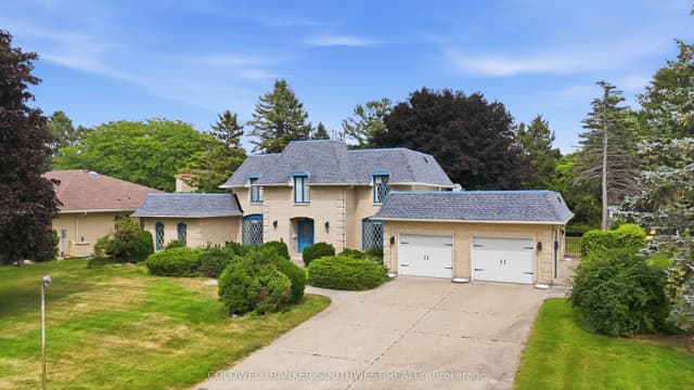 Detached at 8 Crestwood Place, Sarnia, ON N7S 5M9