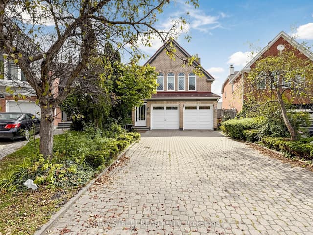 Detached at 2441 WILLOWBURNE Drive, Mississauga, ON L5M 5G1