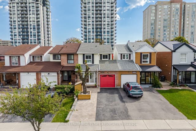 Semi-Detached at 4002 Bishopstoke Lane, Mississauga, ON L4Z 1J2