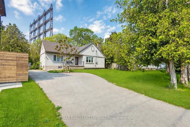 Detached at 1228 Haig Boulevard, Mississauga, ON L5E 2M7