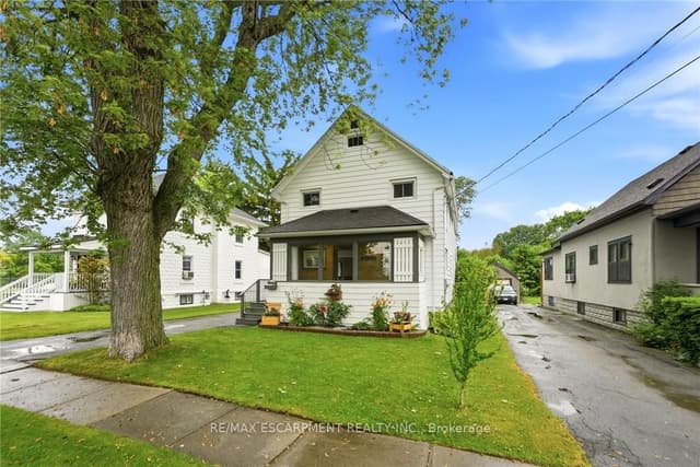Detached at 458 Davis Street, Port Colborne, ON L0R 2A0