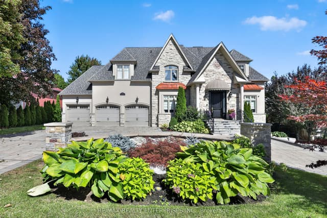 Detached at 2513 Sharon Crescent, Mississauga, ON L5C 1Y9